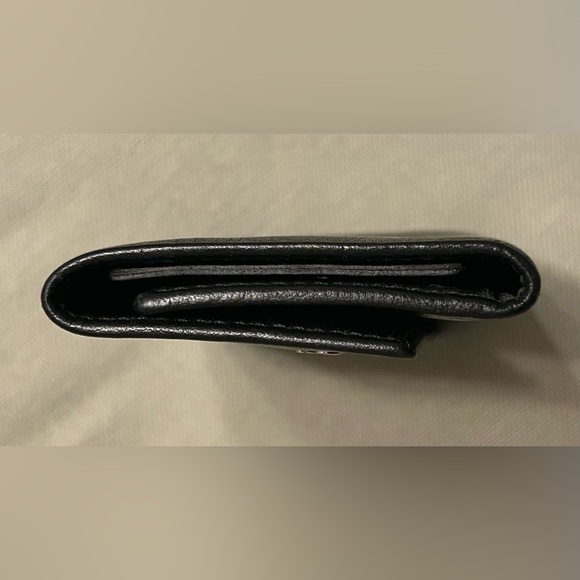 Gucci Leather 5 Ring Keyholder - Picture 3 of 12